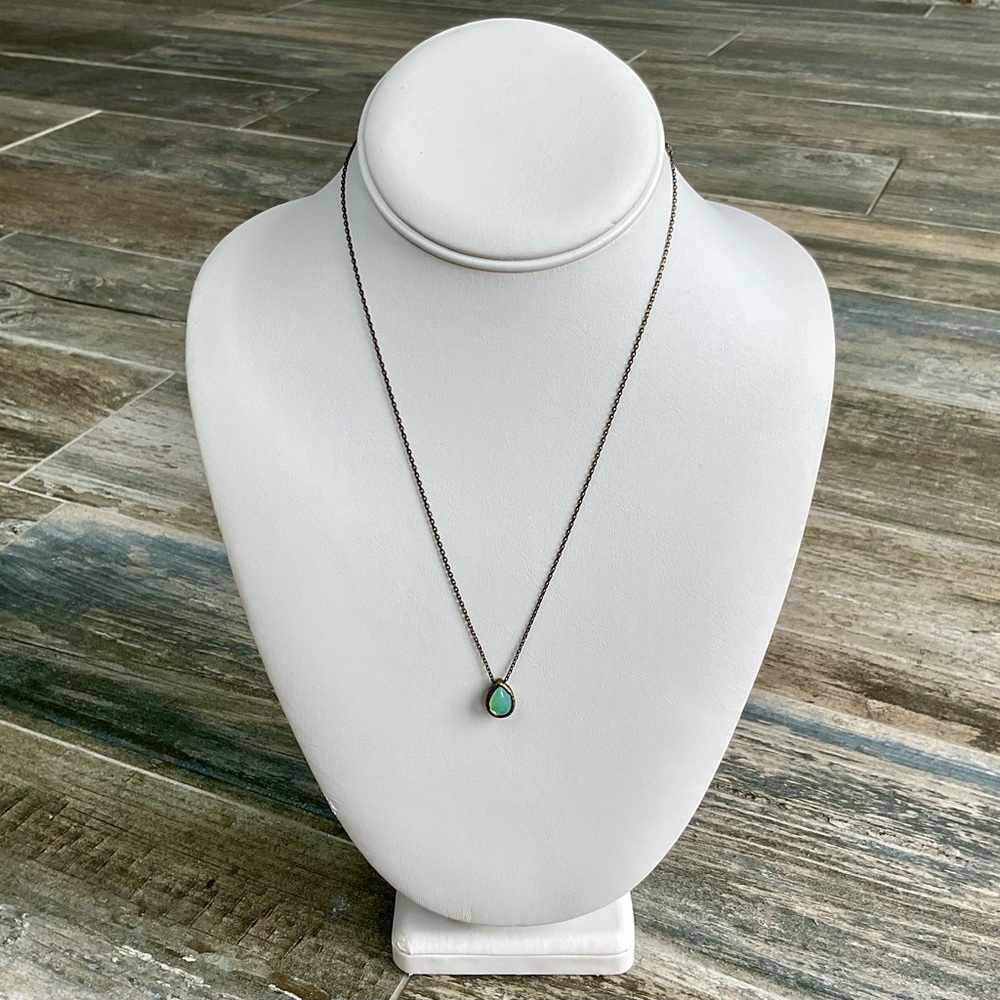 Elegant Silver Necklace with Green Pendant